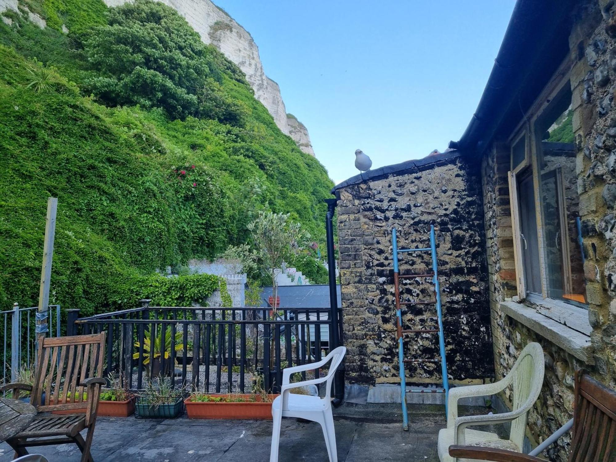 First And Last Youth Hostel Dover Eksteriør bilde