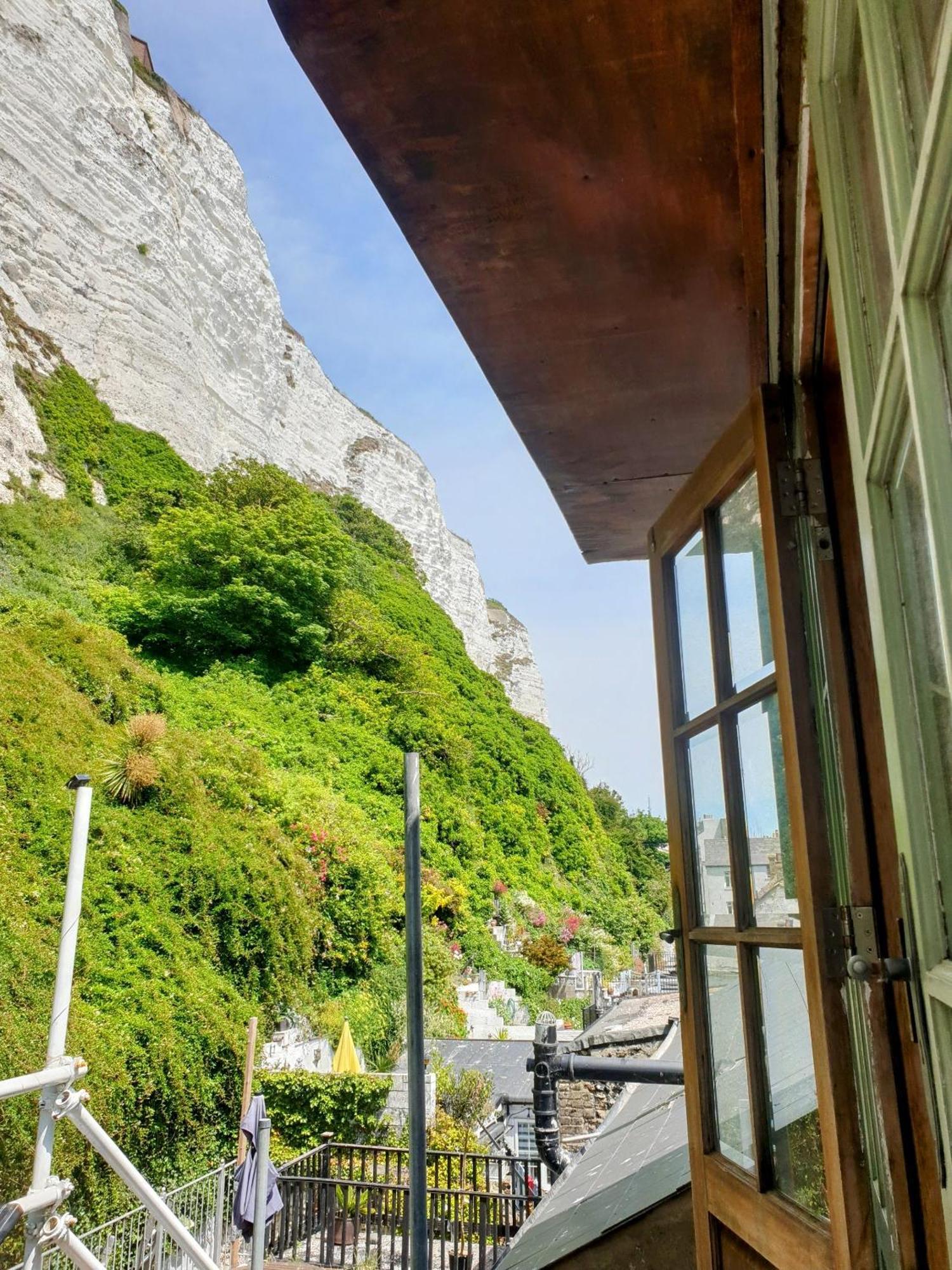 First And Last Youth Hostel Dover Eksteriør bilde